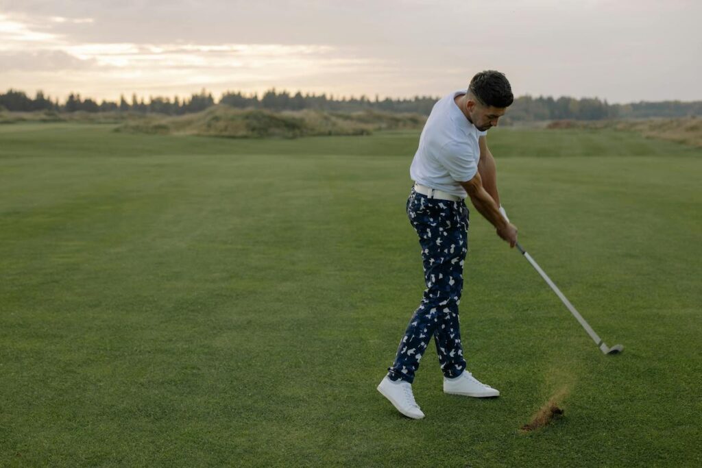 Do you want to know what to buy when choosing between hybrid or long iron? In this article we tell you. Do you want a custom one? Contact us.